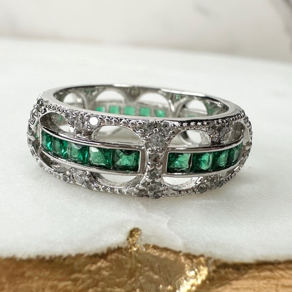 Bomb Party May Emerald Let's Travel The World Ring RBP7488 Rhodium Plated Size 9